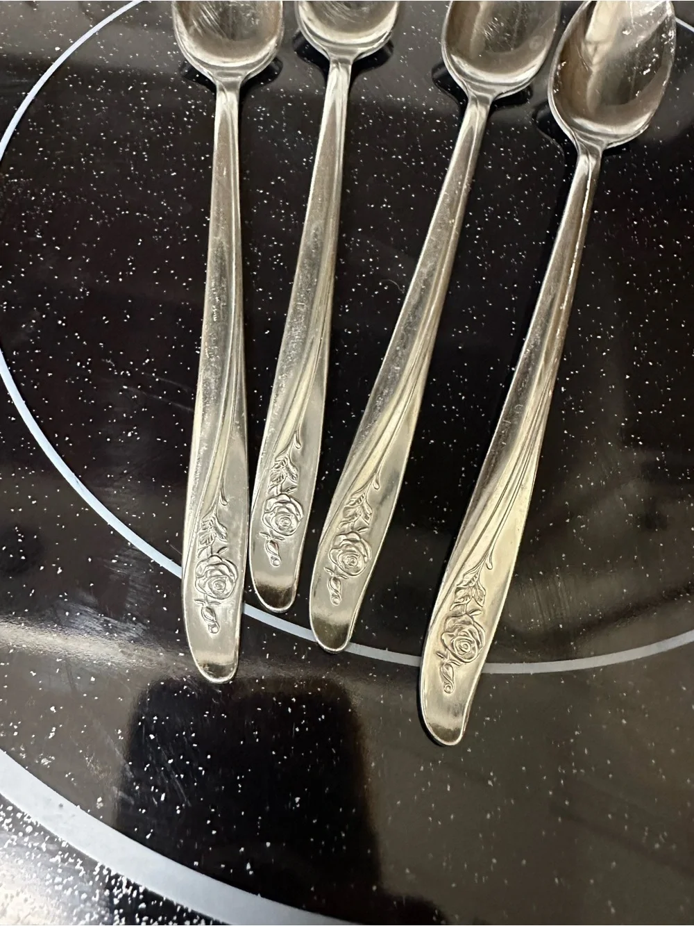 4 oneida custom Roseanne pattern Teaspoons